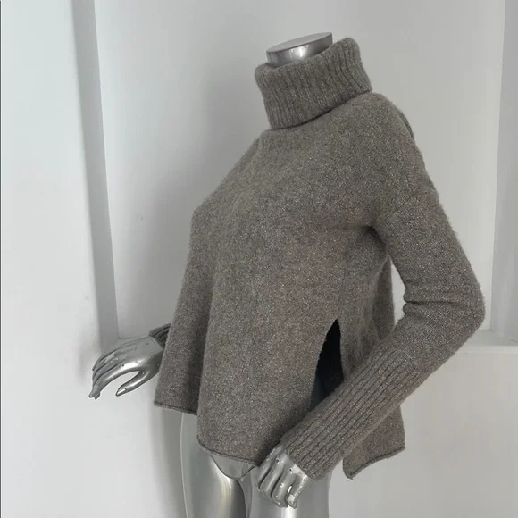 All Saints Turtleneck Gray Metallic Cropped Sweater  Side Slits Size XS - Picture 3 of 9